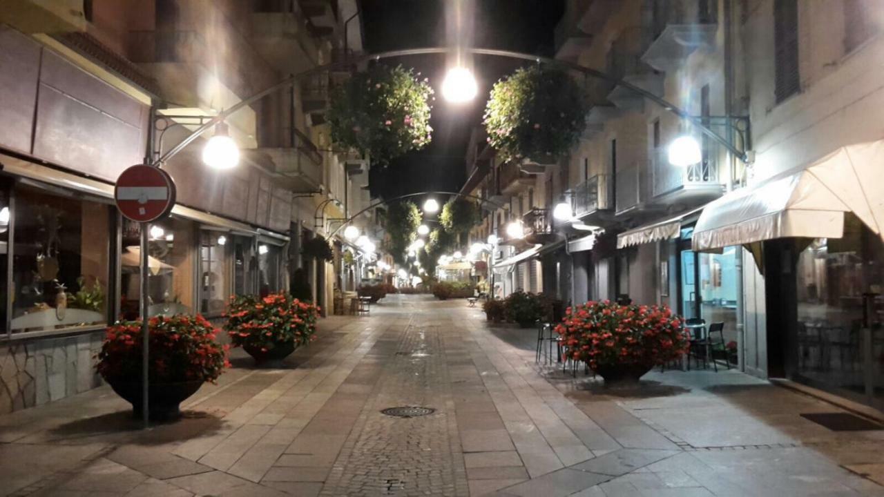 Appartamento Rosa Alpina Tra Il Casino E Le Terme Di Saint Vincent Luaran gambar