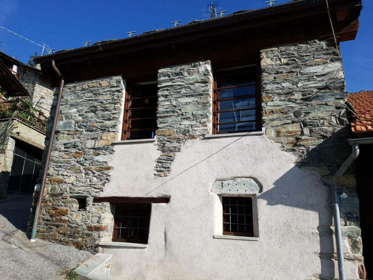 Appartamento Rosa Alpina Tra Il Casino E Le Terme Di Saint Vincent Luaran gambar