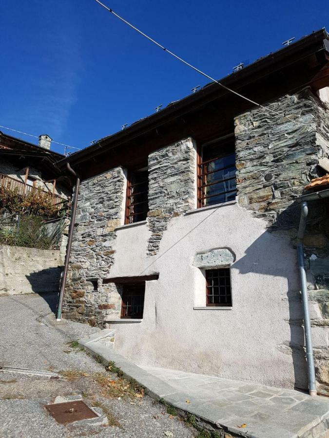 Appartamento Rosa Alpina Tra Il Casino E Le Terme Di Saint Vincent Luaran gambar